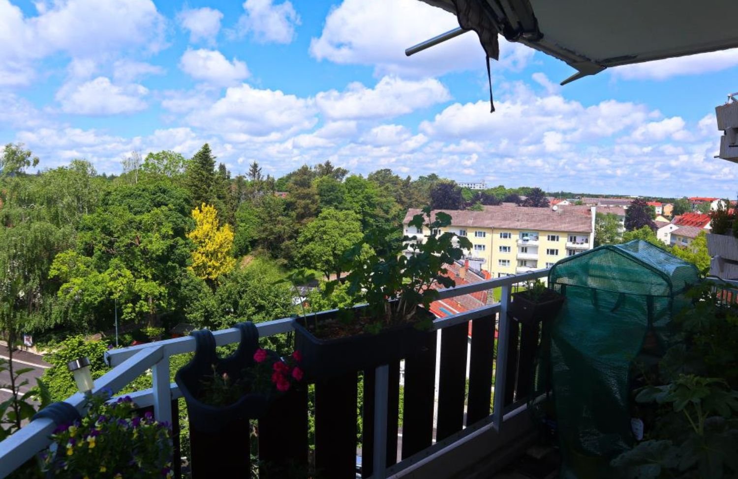 HOCH OBEN – ETW MIT WEITBLICK