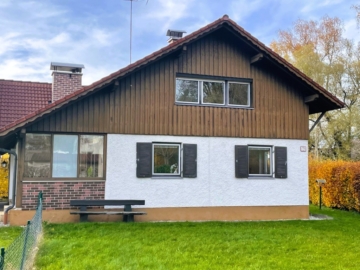 — RESERVIERT — GEMÜTLICHES EINFAMILIENHAUS mit WINTERGARTEN + GARAGE! SEHR RUHIGE – NATURNHAHE WOHNLAGE mit TRAUMHAFTEN BLICK! Windach/A96/Ammersee, 86949 Windach, Einfamilienhaus