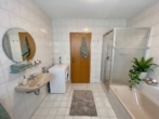 Bad - — RESERVIERT — GEMÜTLICHE – IDYLLISCHE – 2 ZIMMER – GARTEN/TERRASSEN – WOHNUNG mit EBK+KFZ-PLÄTZEN!