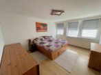 Schlafzimmer - SCHICKE – HELLE – 3 ZIMMER-ETW mit gr.BALKON + EBK + GARAGE KAUFBEUREN – nähe STADTRAND!