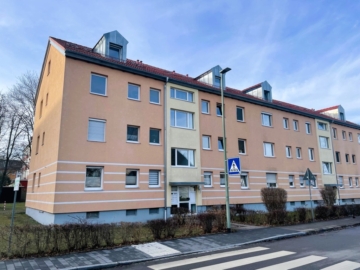 — GELEGENHEIT — 3-ZIMMER – ETW mit BALKON und GARAGE/KFZ-PLATZ KAUFERING!, 86916 Kaufering, Wohnung