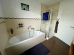 Bad - — VERMIETET — BUNGALOW mit TOLLEM GARTEN / Doppel-GARAGE + AUSGEBAUTER KELLER! HURLACH – Lkr.LL