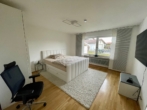 Eltern-Schlafen - — VERMIETET — BUNGALOW mit TOLLEM GARTEN / Doppel-GARAGE + AUSGEBAUTER KELLER! HURLACH – Lkr.LL